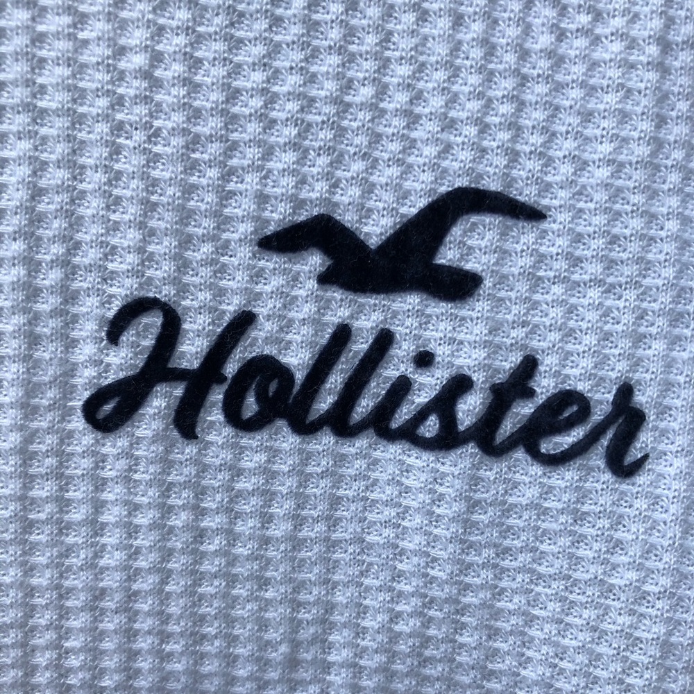 Hollister white knit tee! - Picture 2 of 5